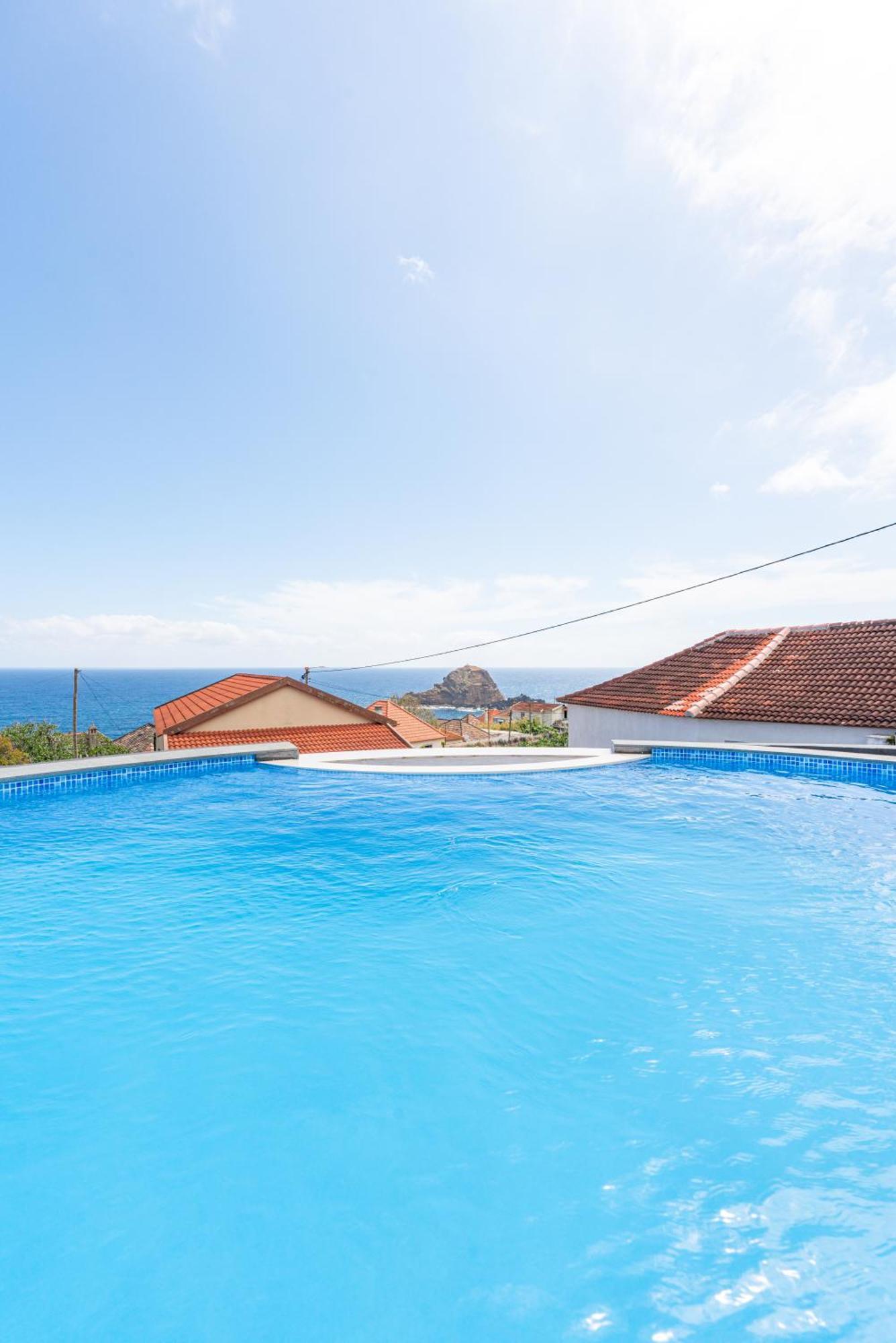 Lighthouse View- Pool Villa Porto Moniz Eksteriør billede